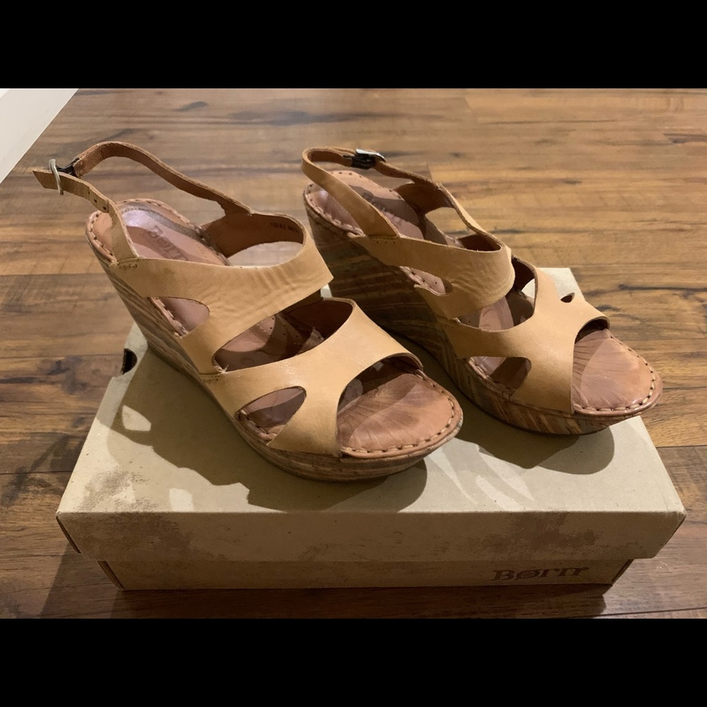 Born Sandal Wedges Size 10